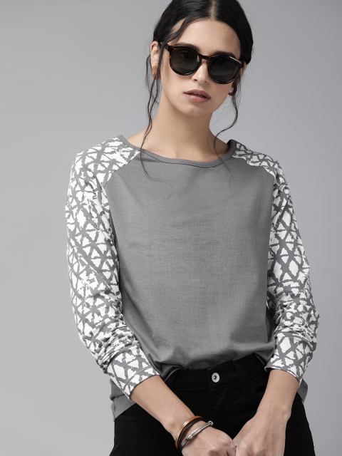 

Roadster Women Grey Pure Cotton Solid Round Neck T-shirt