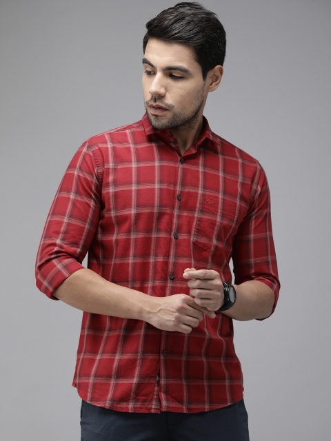 

Park Avenue Men Red & White Slim Fit Checked Casual Shirt