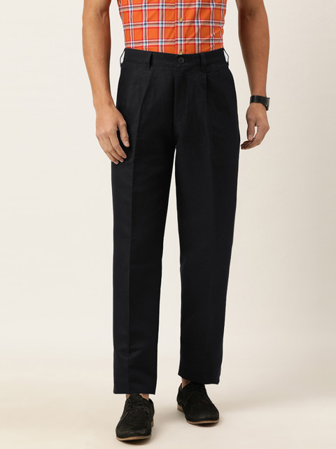 

Burnt Umber Men Black Regular Fit Solid Regular Trousers