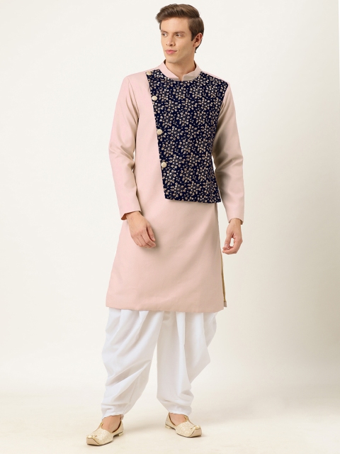 

EthnoVogue Men Pink & White Embroidered Made To Measure Kurta with Pyjamas