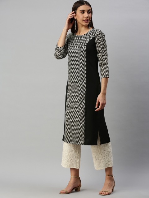 

AHIKA Women Black & White Geometric Printed Kurta