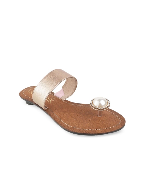 

Catwalk Women Rose Gold Textured One Toe Flats
