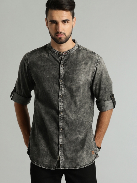 

Roadster Men Grey Denim Washed Casual Shirt