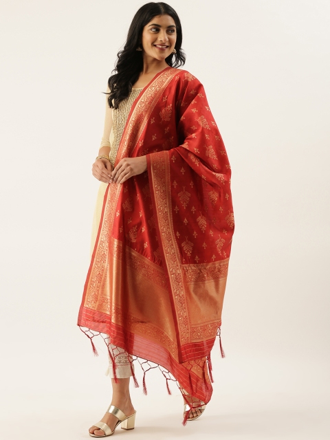 

LADUSAA Red & Gold-Toned Woven Design Banarasi Dupatta