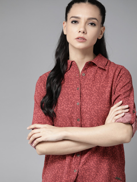 

Roadster Women Coral Pink Regular Fit Printed Casual Shirt