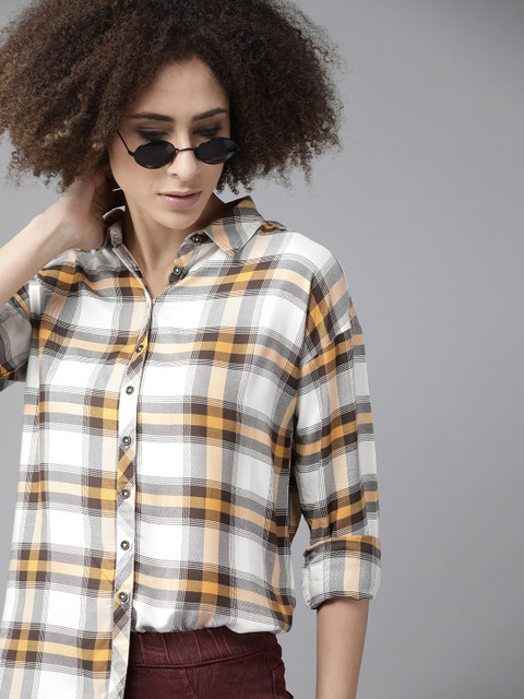 

The Roadster Lifestyle Co White Coffee Brown Checked Greenturn EcoVero Casual Shirt