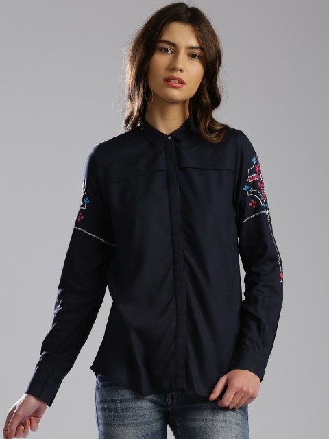 

W Navy Printed Detail Shirt, Navy blue