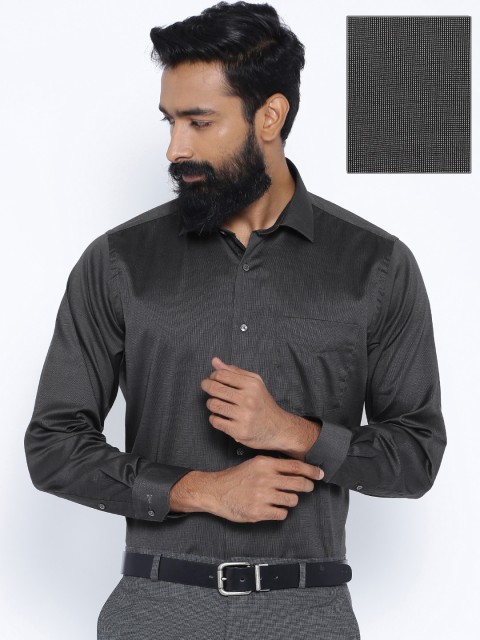 

Van Heusen Black Custom Fit Formal Shirt