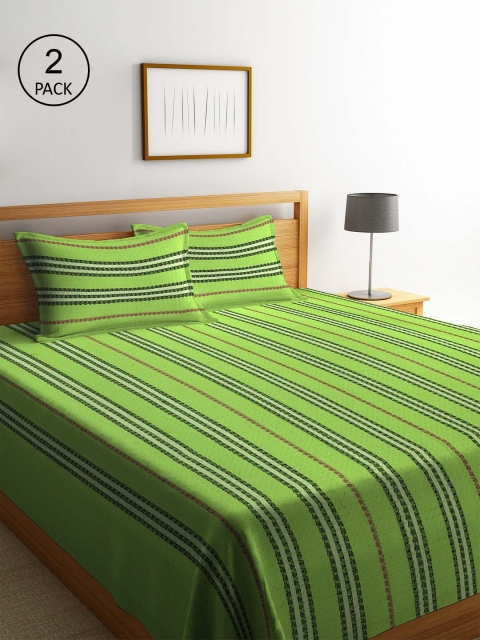 

KLOTTHE Set Of 2 Green & Maroon Striped Double King Bed Covers With 4 Pillow Covers