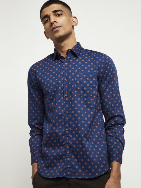 

max Men Blue Slim Fit Printed Casual Shirt