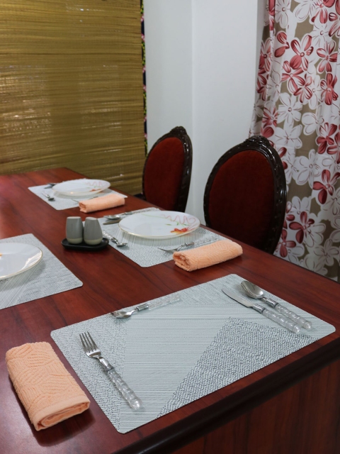 

Shresmo Set of 6 White & Black Woven-Design Table Placemats