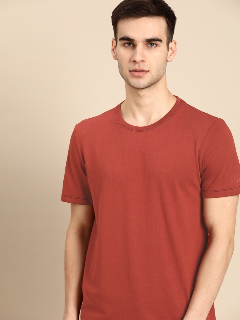 

ether Men Rust Red Solid Round Neck Pure Cotton T-shirt