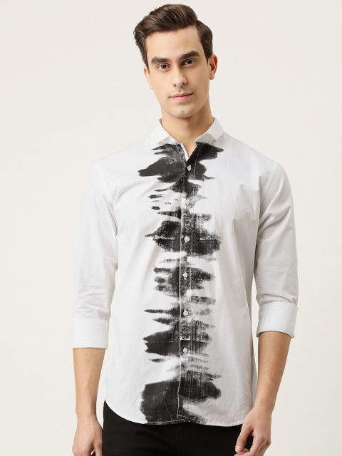 

Campus Sutra Men White & Black Regular Fit Printed Casual Shirt
