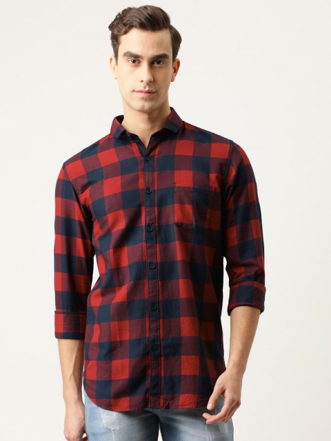 

Campus Sutra Men Red & Navy Blue Regular Fit Checked Casual Shirt