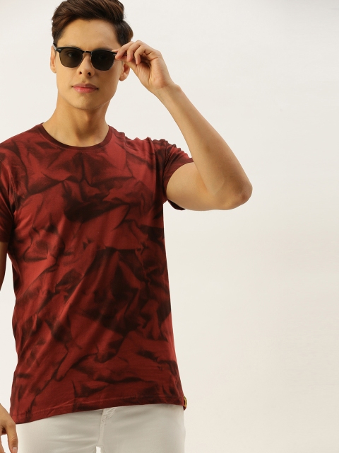 

Campus Sutra Men Maroon Printed Round Neck Pure Cotton T-shirt