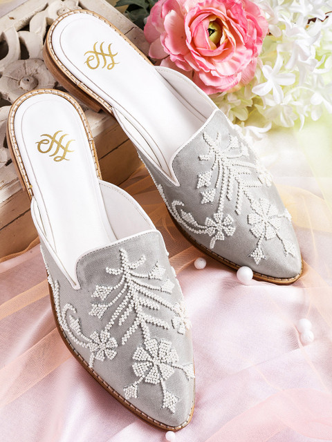 

House of Pataudi Women Grey & White Ethnic Motifs Embellished Handcrafted Mules