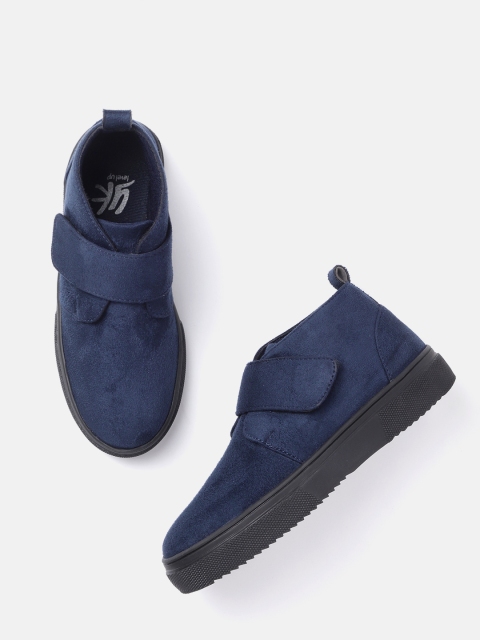 

YK Boys Navy Blue Suede Finish Solid Mid-Top Sneakers