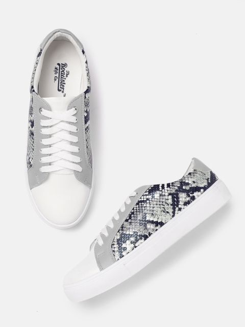

The Roadster Lifestyle Co Women Grey & Navy Snakeskin Textured Sneakers