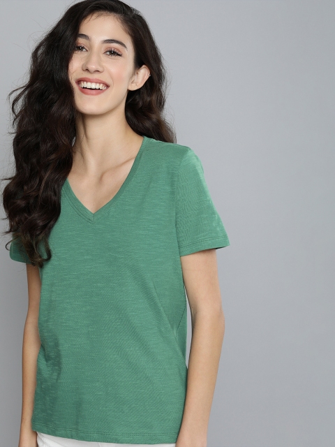 

Mast & Harbour Women Green Regular Fit Solid V-Neck T-shirt