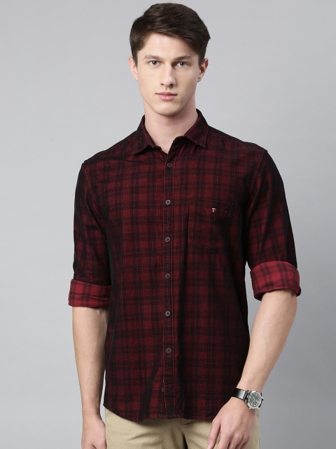 

Louis Philippe Sport Men Maroon & Black Slim Fit Checked Casual Shirt