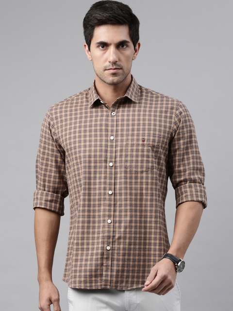 

Louis Philippe Sport Men Beige & Navy Pure Cotton Slim Fit Checked Casual Shirt