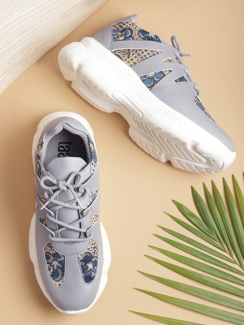 

Taavi Women Grey & Blue Naturally Dyed Ethnic Motifs Print Detail Flatform Sneakers