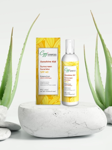 

CLEAN GREEN GORGEOUS Cosmetics Sunscreen Facial Mist SPF 40 Spray - 100ml, White
