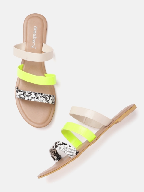 

DressBerry Women Off-White & Black Snakeskin Textured Open Toe Flats