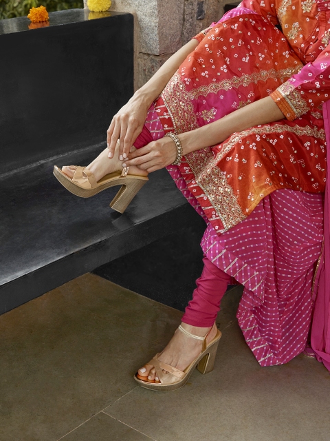 

Anouk Women Rose Gold-Toned Solid Patent Finish Platform Heels