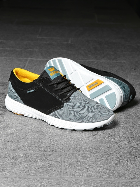 

Supra Men Grey & Black Printed Hammer Run Sneakers