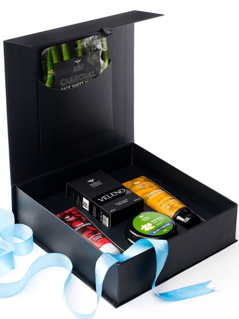 

Bombay Shaving Company 5-Pcs Super Valentine Pamper Kit, Black