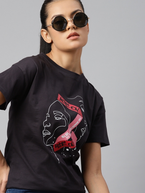 

The Roadster Lifestyle Co Women Black Red Typography Printed Pure Cotton Drop-Shoulder Sleeves Pure Cotton T-shirt