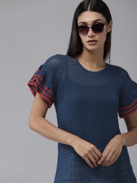 

The Roadster Lifestyle Co Blue Bell Sleeve Regular Longline Crochet Top