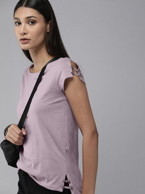 

The Roadster Lifestyle Co Women Lavender Relaxed Fit Solid T-shirt with Sleeve Detail
