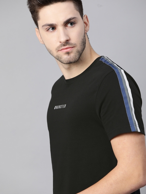 

The Roadster Lifestyle Co Men Black Pure Cotton Brand Logo T-shirt