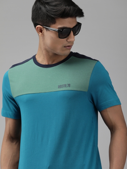 

Roadster Men Teal Blue & Sea Green Colourblocked Round Neck T-shirt