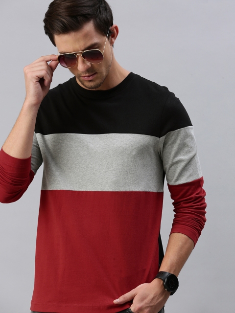 

Roadster Men Black Colourblocked Round Neck T-shirt