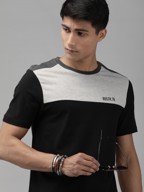 

Roadster Men Black & Grey Melange Colourblocked Round Neck T-shirt
