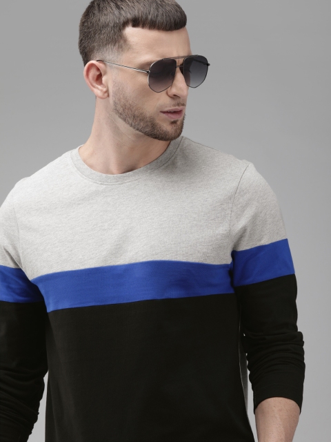 

Roadster Men Grey Melange & Black Colourblocked Round Neck T-shirt