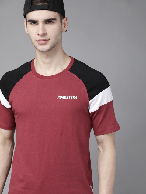 

The Roadster Lifestyle Co Men Maroon & Black Pure Cotton T-shirt