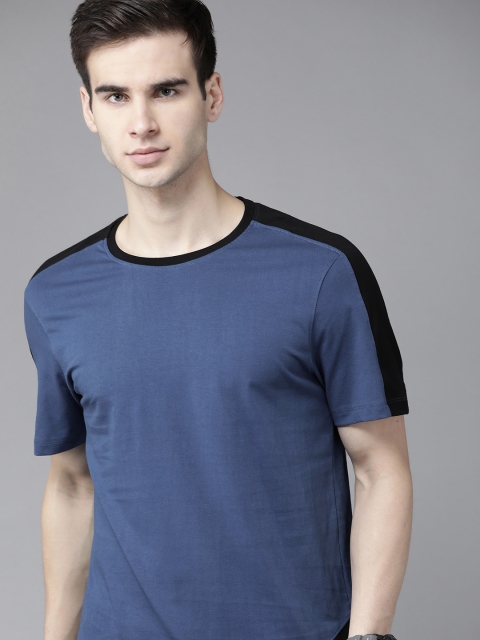 

The Roadster Lifestyle Co Men Blue Cotton T-shirt
