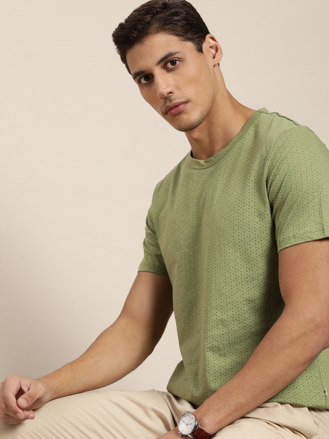 

INVICTUS Men Olive Green & Black Pure Cotton Printed T-shirt