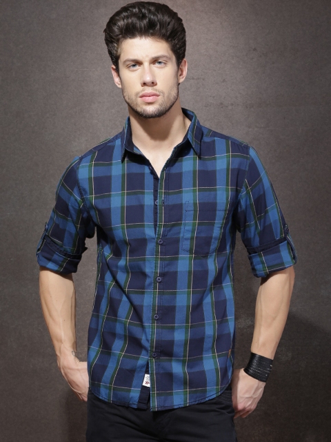 

Roadster Men Blue & Green Regular Fit Checked Casual Shirt