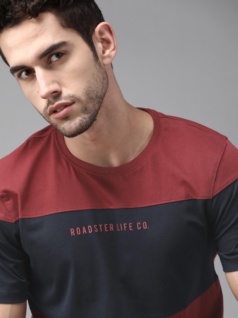 

Roadster Men Maroon & Navy Blue Colourblocked Pure Cotton Round Neck T-shirt