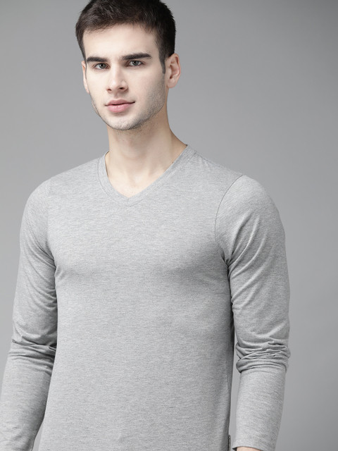 

Roadster Men Grey Melange Solid Shaped Fit V-Neck T-shirt