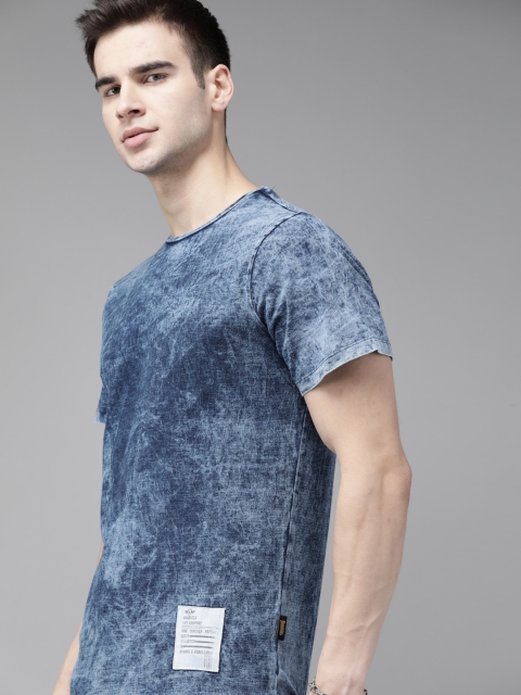 

The Roadster Lifestyle Co Men Blue Pure Cotton Dyed Round Neck T-shirt