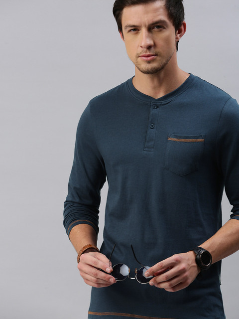 

Roadster Men Navy Blue Solid Henely Neck T-shirt