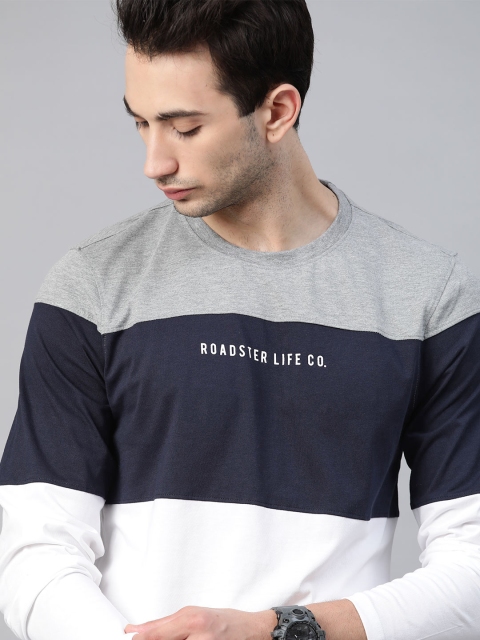 

Roadster Men White & Navy Blue Colourblocked Pure Cotton T-Shirt