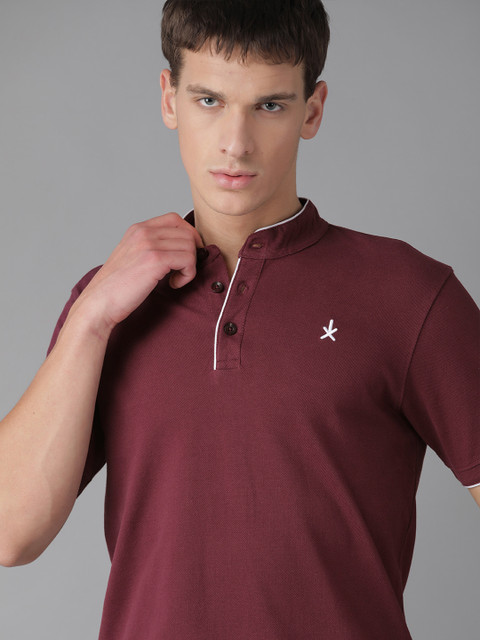 

The Roadster Lifestyle Co Men Burgundy Pure Cotton Solid Band Collar T-shirt