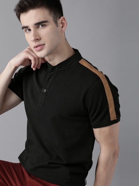 

Roadster Men Black Pure Cotton Solid Henley Neck T-shirt